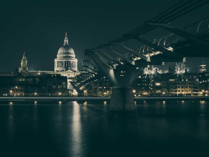 Team collaborativo che lavora insieme